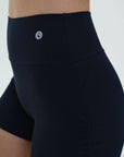 DUNIQ ULTRA CROP SHORTS - BLACK - SQOON