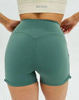DUNIQ ULTRA CROP SHORTS - GRASS GREEN - SQOON