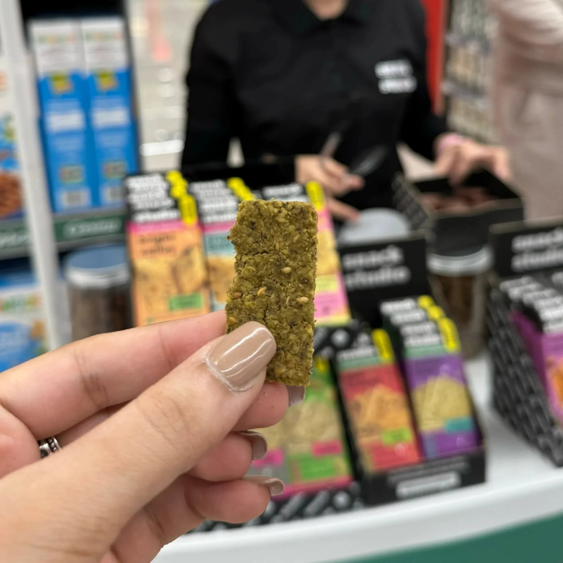 SNACK STUDIO SAVOURY SQUARES - FRESH ZAATAR (48g) - SQOON